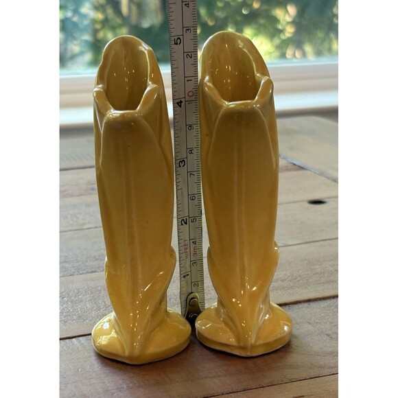 Two Vintage Shawnee USA 1125 Yellow Bud Vases 5 Inches - Picture 8 of 10